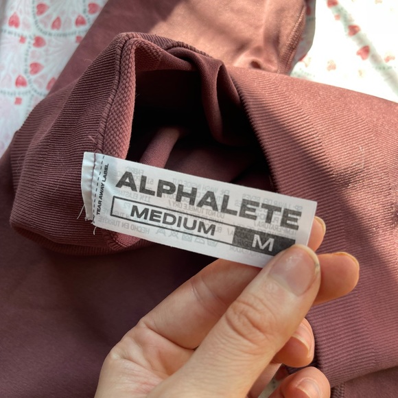 Alphalete Amplify Leggings Size: Medium - Picture 3 of 3